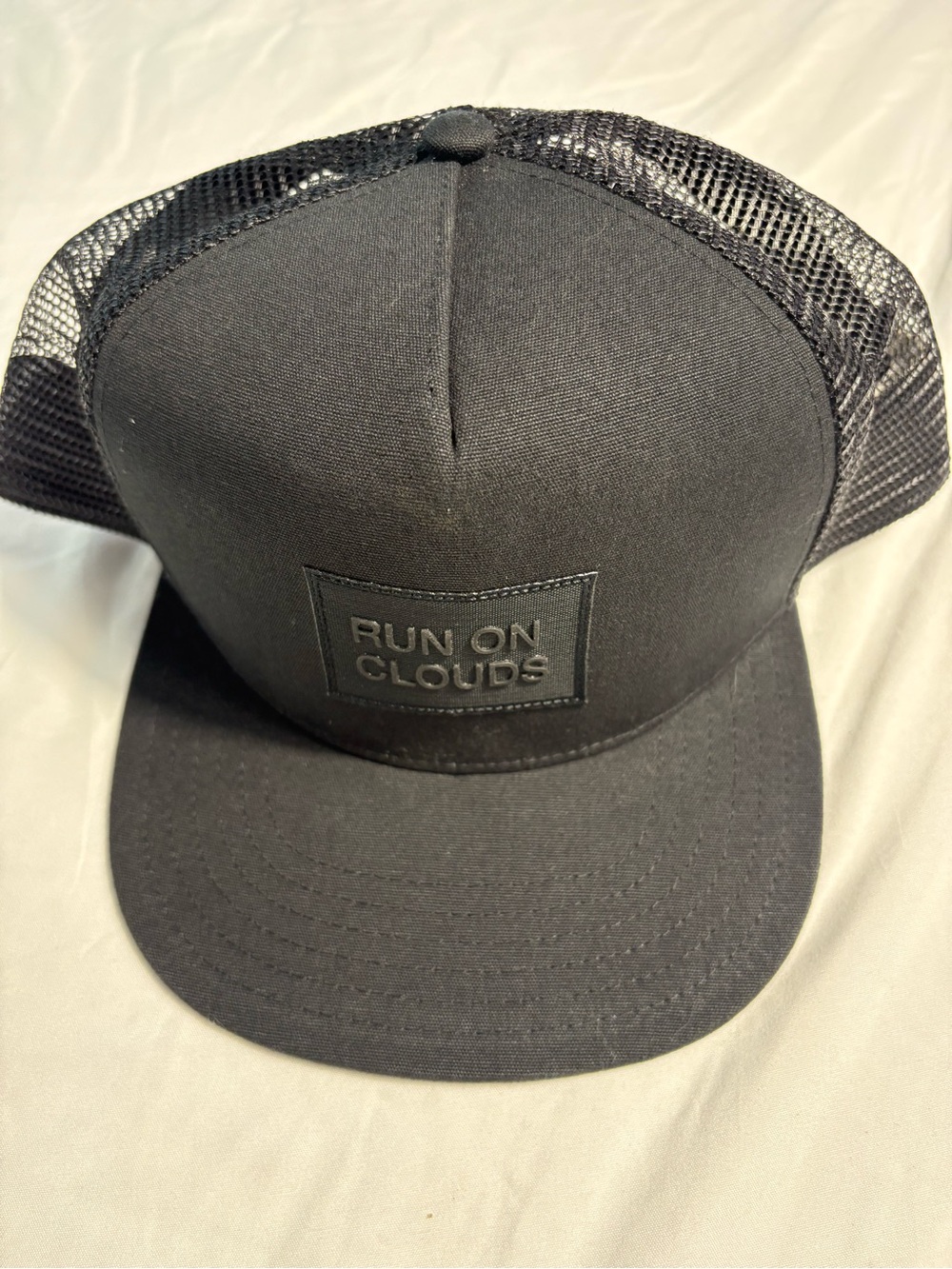 Run on clouds crew cap men’s trucker hat